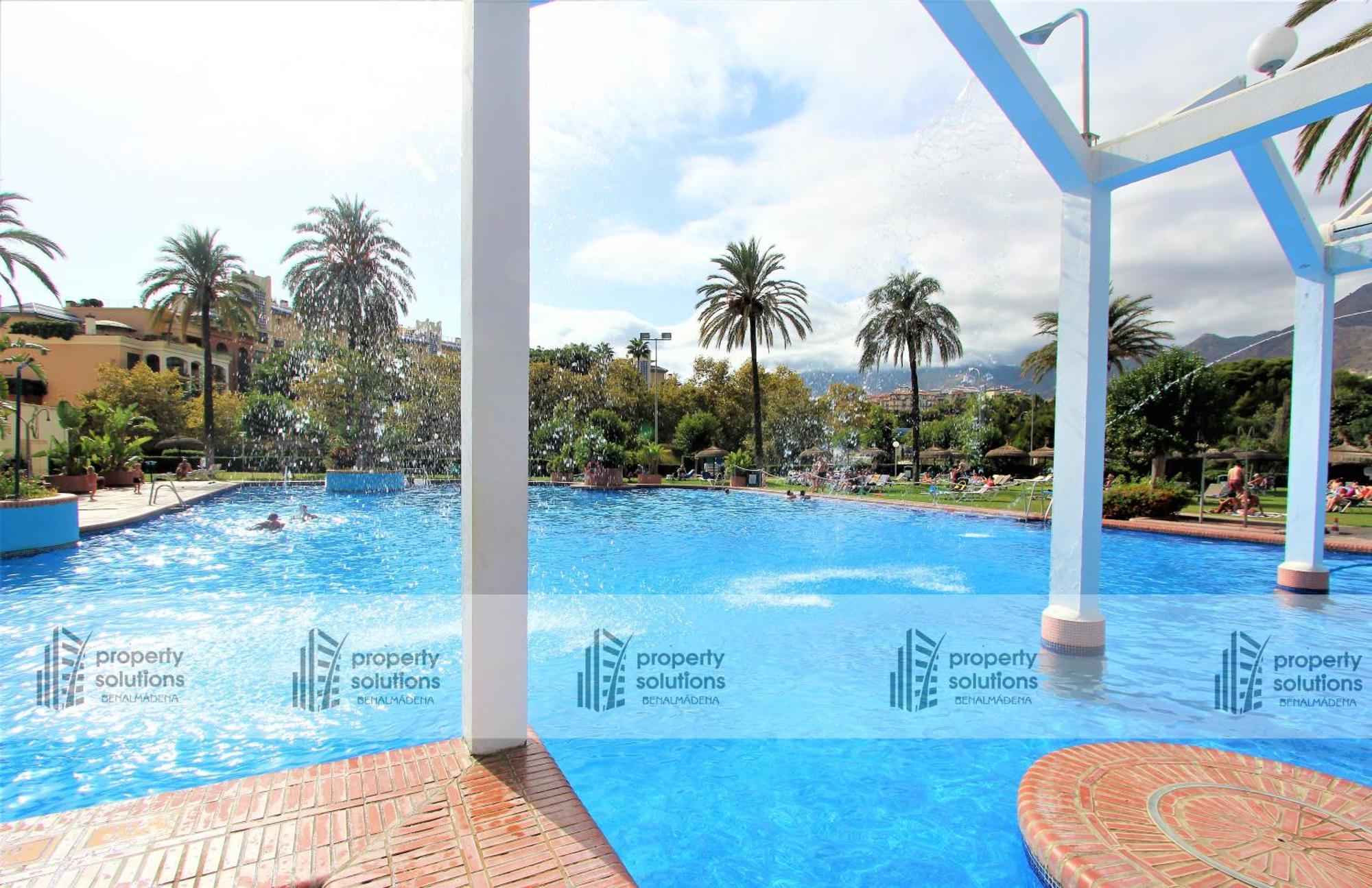 Benalbeach 1010 - Vista Al Mar - Piscina Todo El Ano - Primera Linea De Playa Беналмадена Екстериор снимка